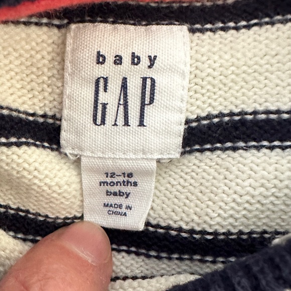 Baby Gap Apple Sweater 12-18 - Picture 2 of 4